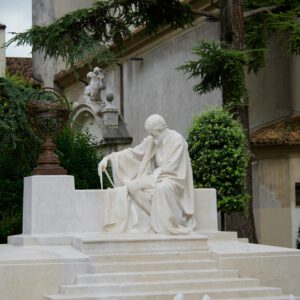 White marble seated sculpture of mathematician Niccolò Tartaglia